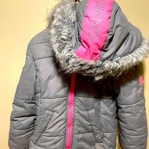 Calvin Klein girls winter jacket. Size 6. Fur lined hood.